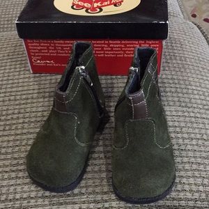 See Kai Run suede boots (sz 5)